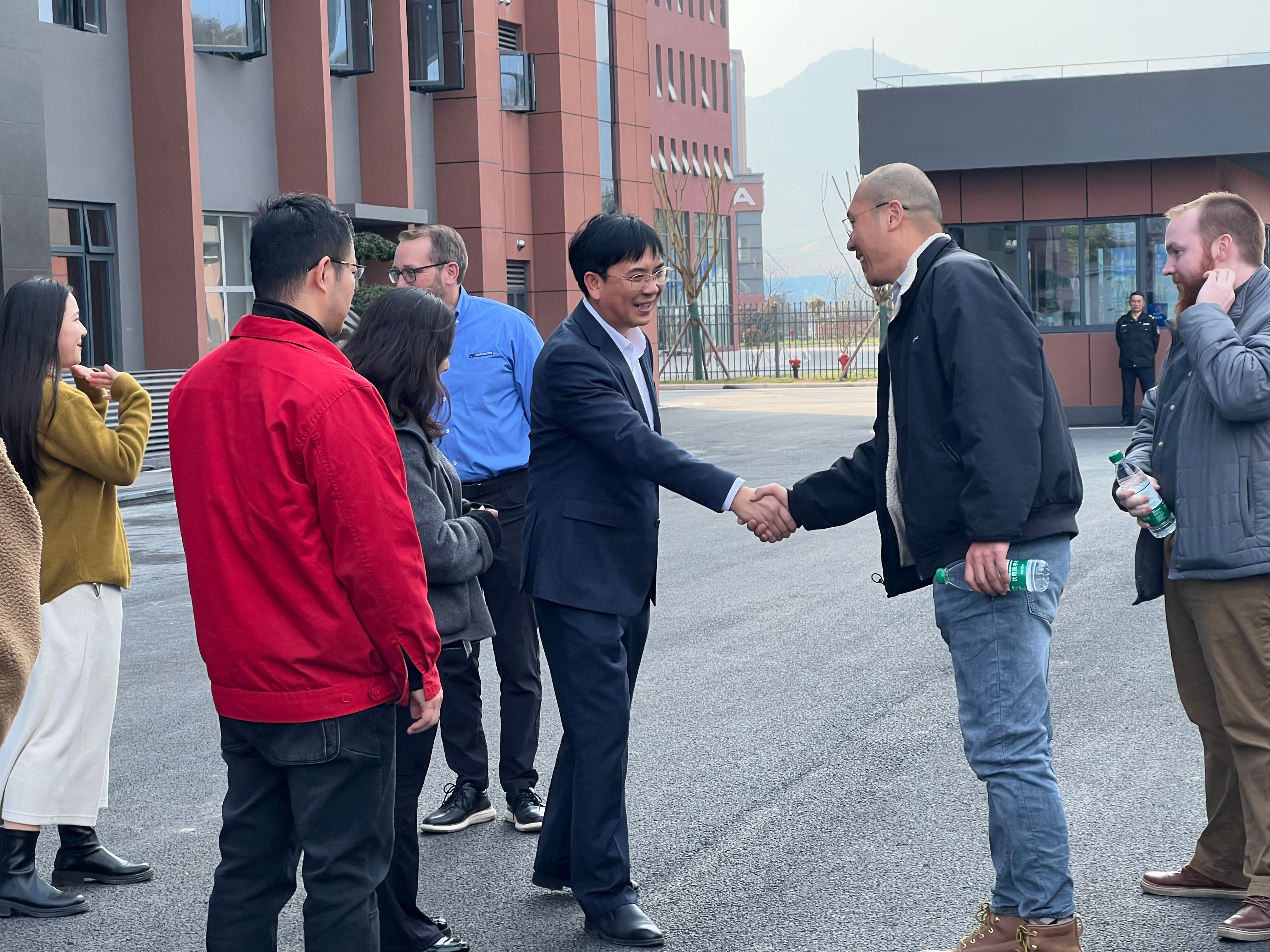 跨境相助再启航！美国PE公司高层代表团莅临我司旅行交流，，，推动双赢生长